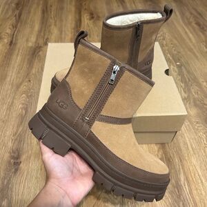 UGG Ashton waterproof platform ankle boots booties shoes women’s 9 new